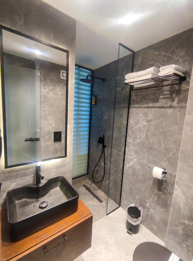Adonis City Hotel Патра Экстерьер фото