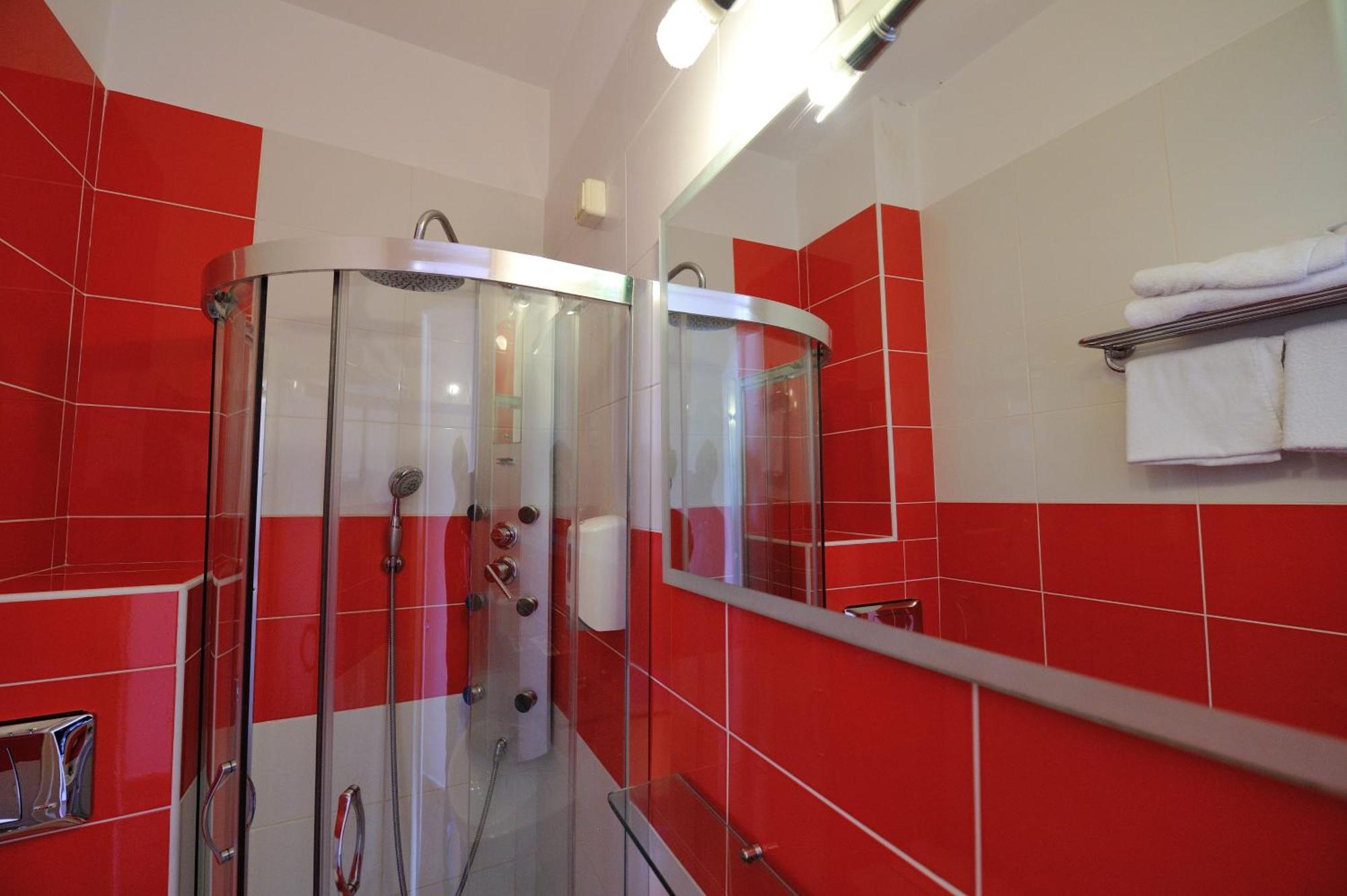 Adonis City Hotel Патра Экстерьер фото