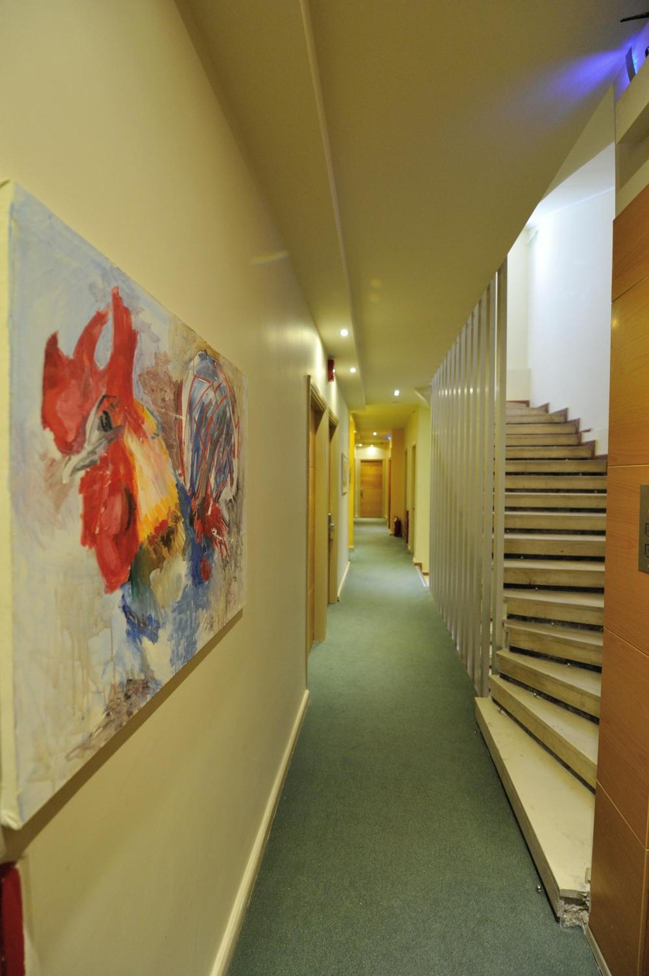 Adonis City Hotel Патра Экстерьер фото