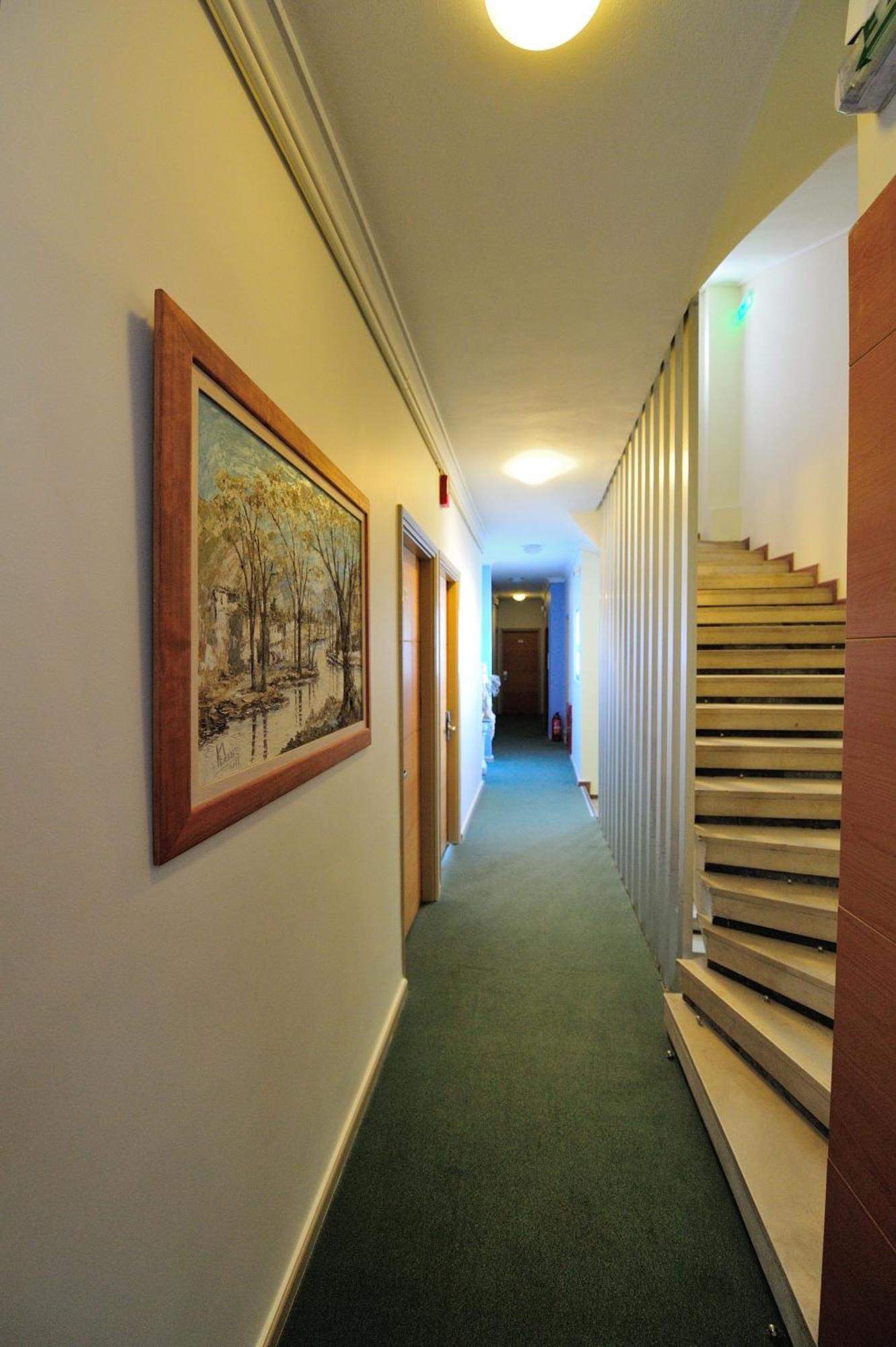 Adonis City Hotel Патра Экстерьер фото