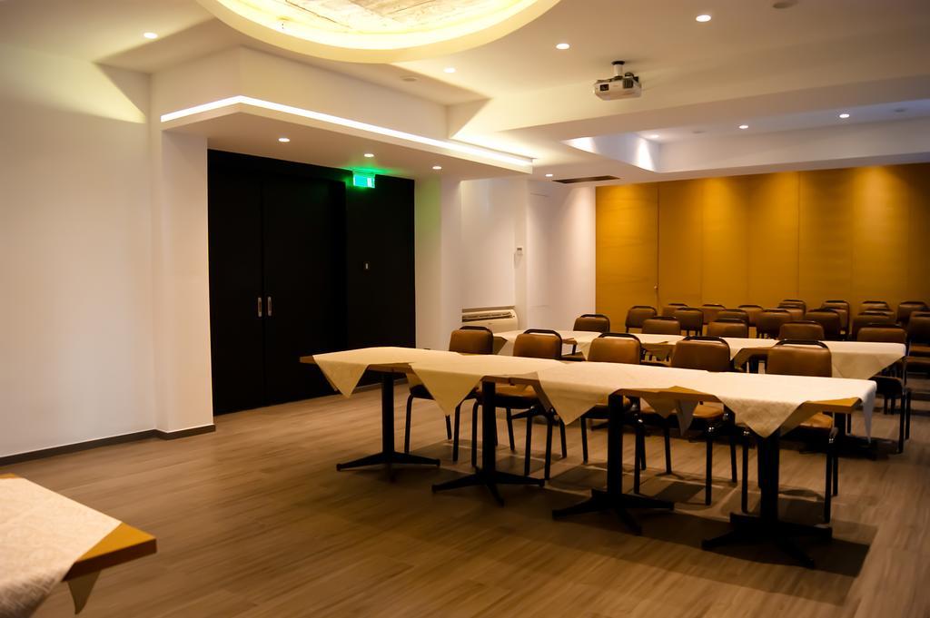 Adonis City Hotel Патра Экстерьер фото