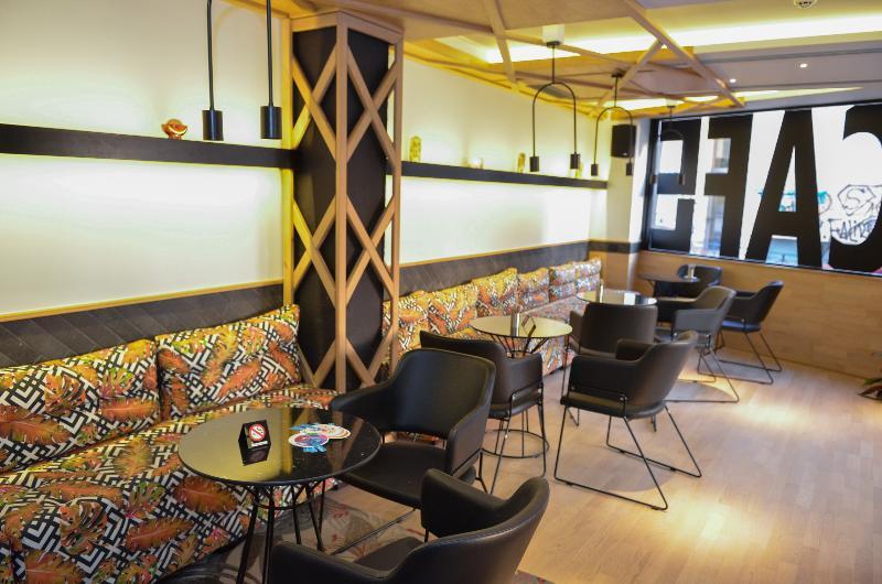 Adonis City Hotel Патра Экстерьер фото